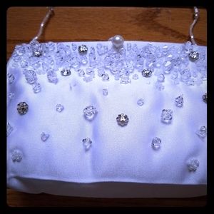 Sparkling white clutch